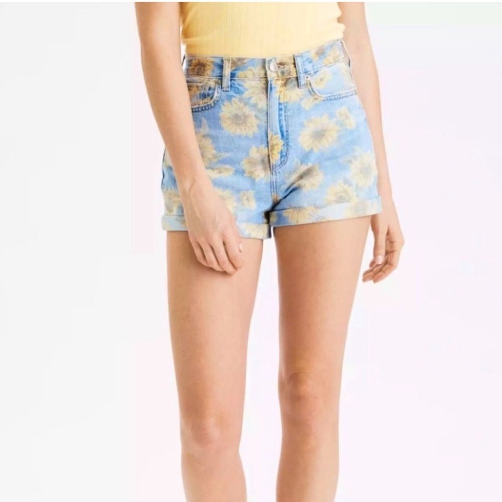 American Eagle Outfitters Blue Floral Jean Shorts size 6